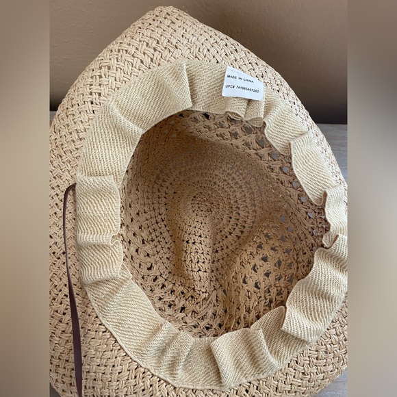 Women’s straw woven beachy cowboy hat turquoise detailing in center, chin strap - Picture 4 of 5
